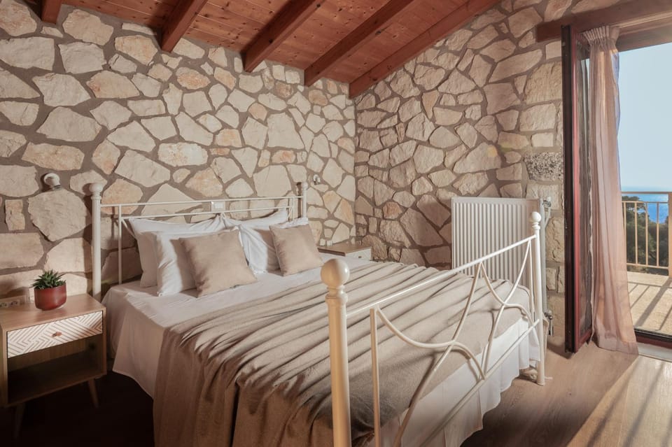 Bed, Balcony/Terrace, Bedroom