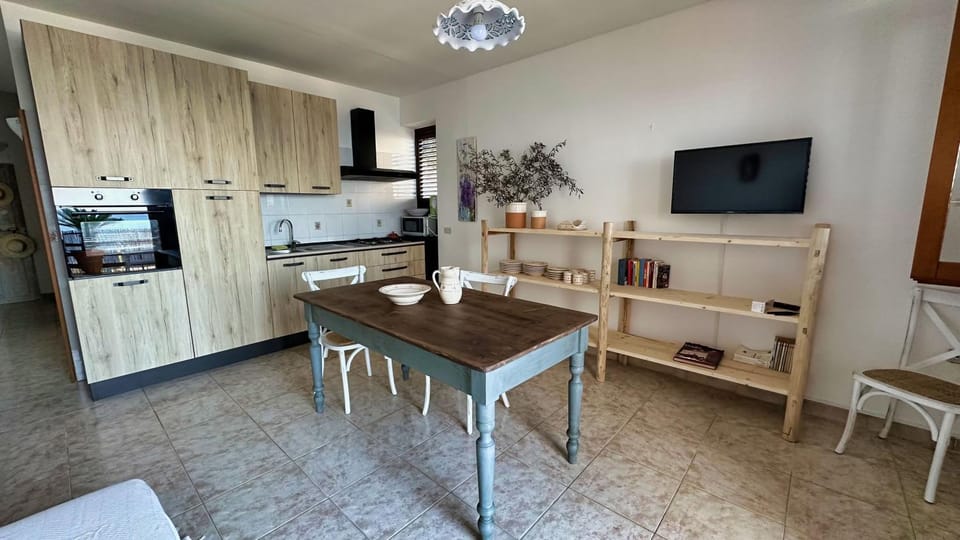 Kitchen or kitchenette, kitchen