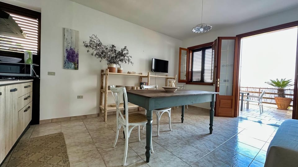 Kitchen or kitchenette, kitchen