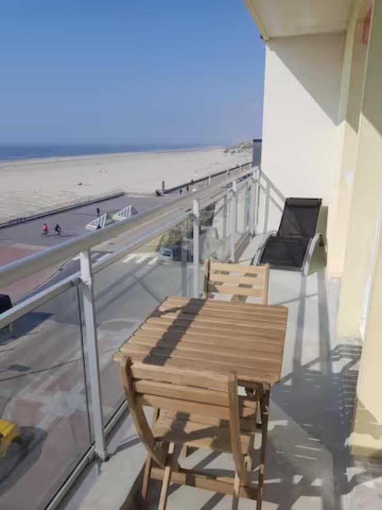 Perle d'Opale T2 FACE MER BALNÉO-SPA PARKING PRIVÉ WIFI NETFLIX HÔTEL&LOGDE 4 PERS Apartment in Berck