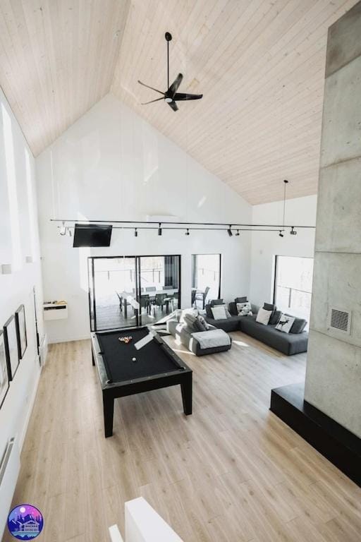 Communal lounge/ TV room, TV and multimedia, Living room, Seating area, Evening entertainment, Bedroom