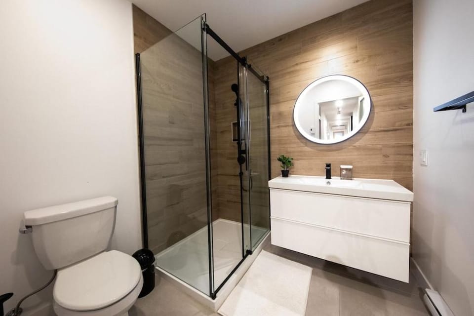 Shower, Toilet, Bathroom