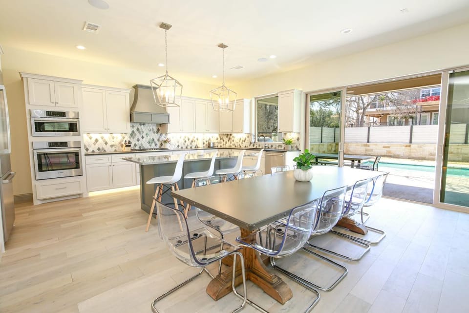 Contemporary, Luxury Retreat on Lake LBJ with Heated Pool House in Horseshoe Bay