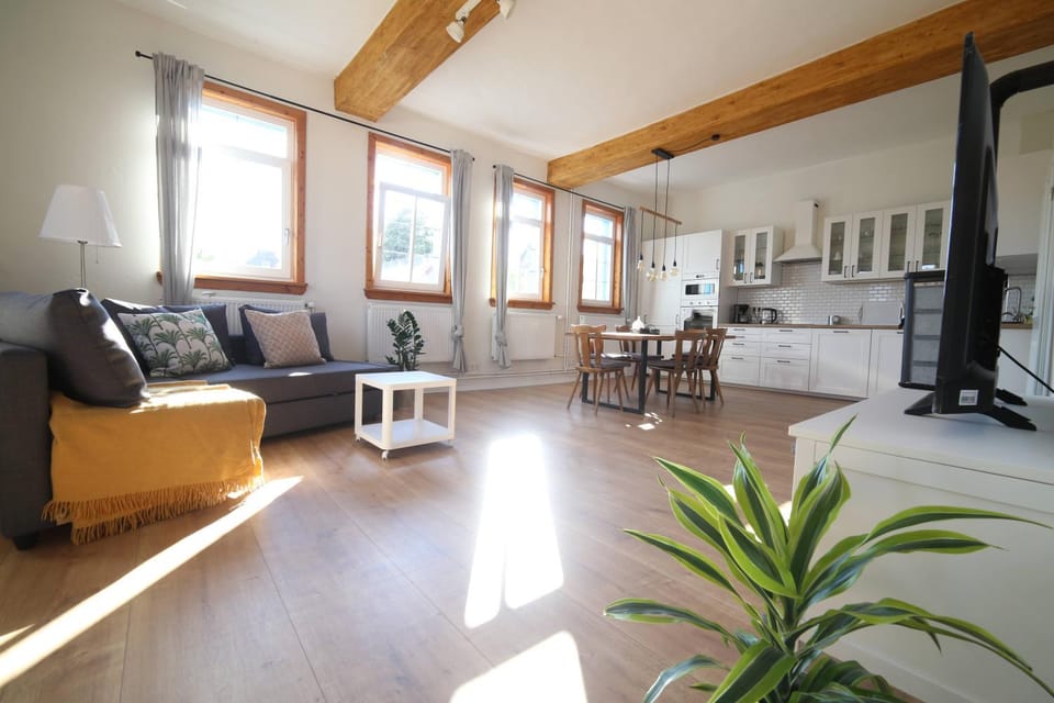 Living room, Seating area, Dining area