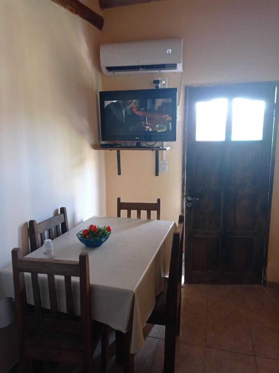 TV and multimedia, Dining area