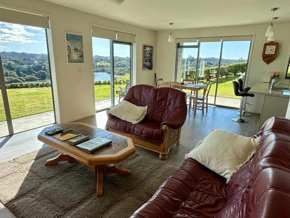 Living room, Dining area, Sea view