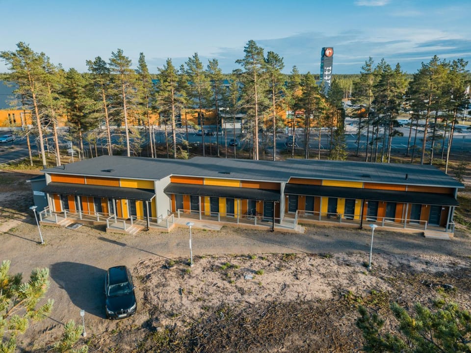 Property building, Day, Natural landscape