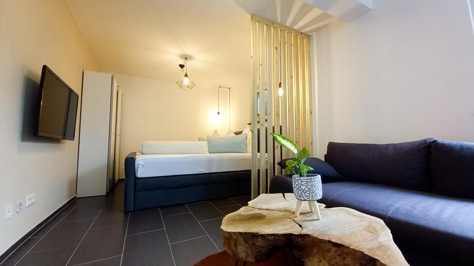 TV and multimedia, Living room, Bedroom