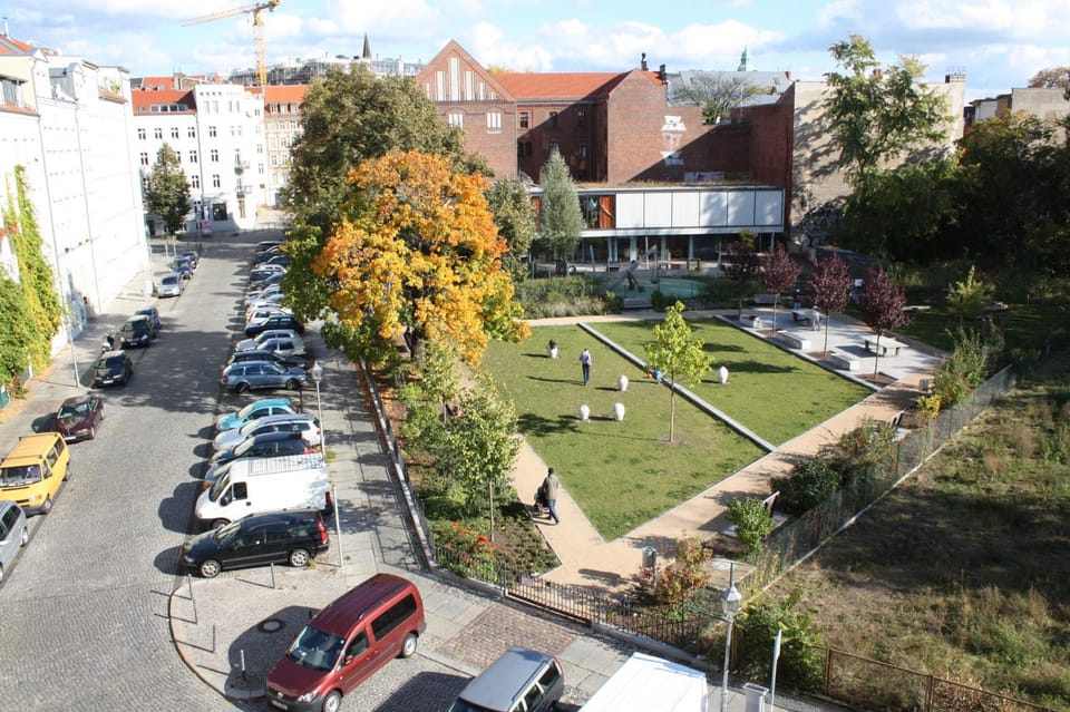 Neighbourhood, Street view