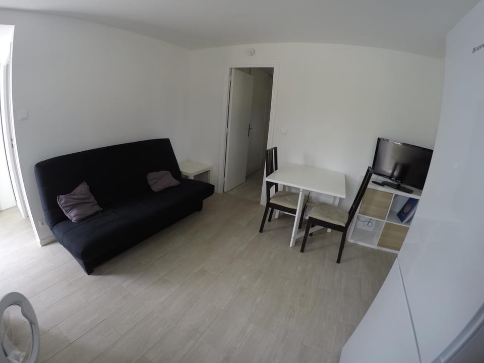 TV and multimedia, Living room, Dining area