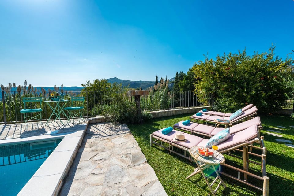 Rustic Stone Villa Begovi Dvori- 15 minutes to Dubrovnik Villa in Dubrovnik-Neretva County