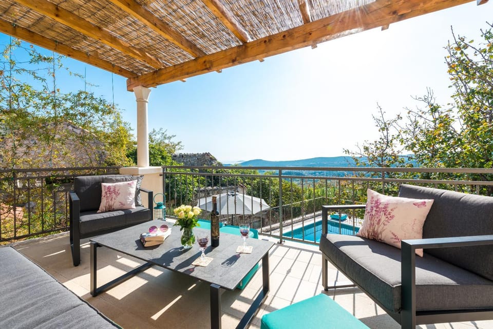 Rustic Stone Villa Begovi Dvori- 15 minutes to Dubrovnik Villa in Dubrovnik-Neretva County