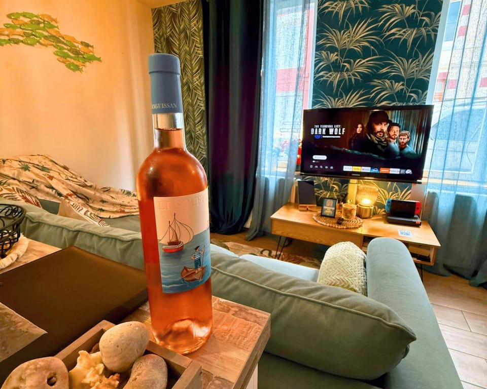 Living room, Drinks
