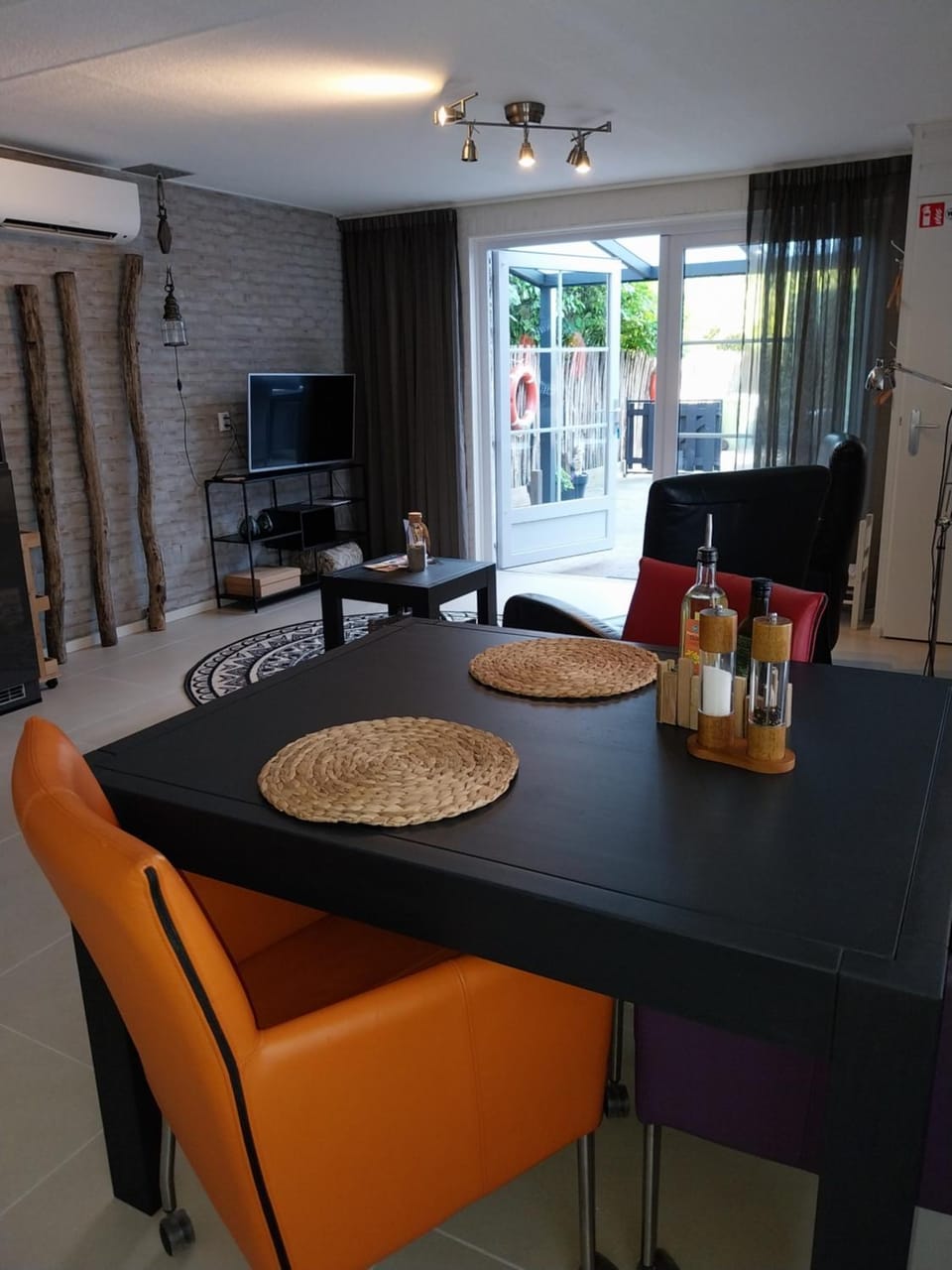 Vakantiehuisje gelegen op een kattensprong van Veerse Meer en Noordzee! Apartment in Kamperland