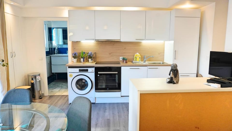 Kitchen or kitchenette, stove, kitchen