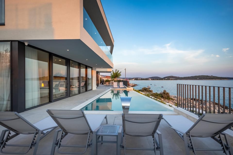 Property building, Summer, Sea view, Swimming pool