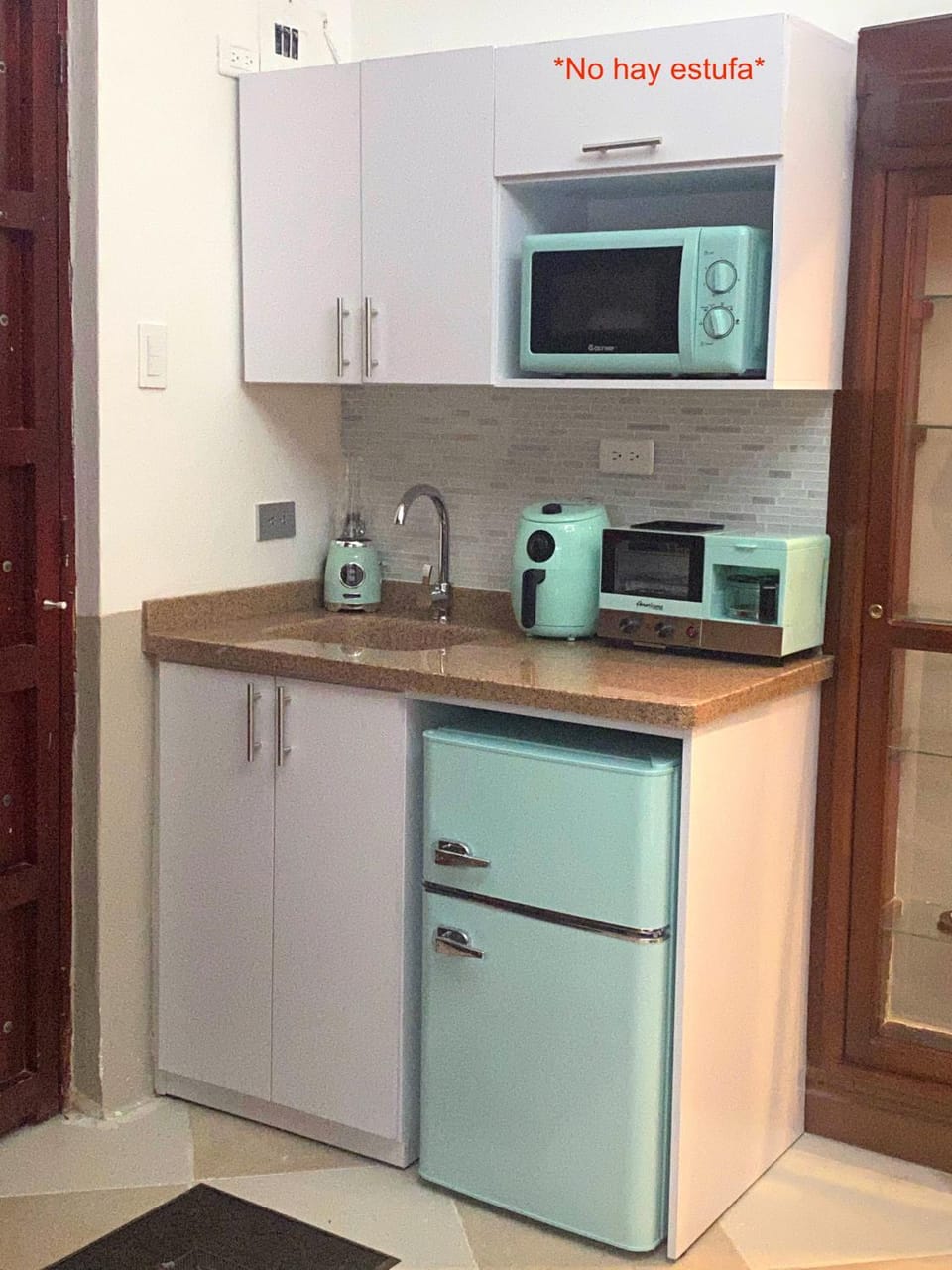 Kitchen or kitchenette