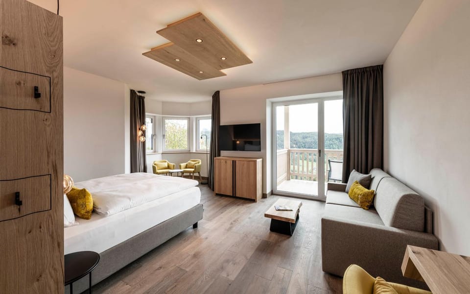 Bed, Balcony/Terrace, Photo of the whole room, Bedroom