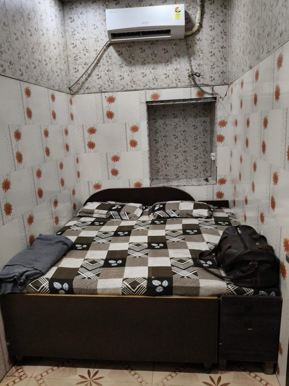 MJ Chawla Homestay double bed attached bathroom room Vacation rental in Punjab, India