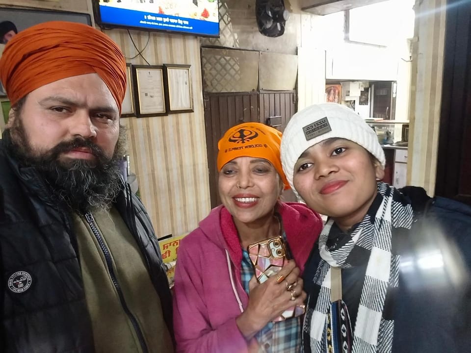 MJ Chawla Homestay double bed attached bathroom room Vacation rental in Punjab, India