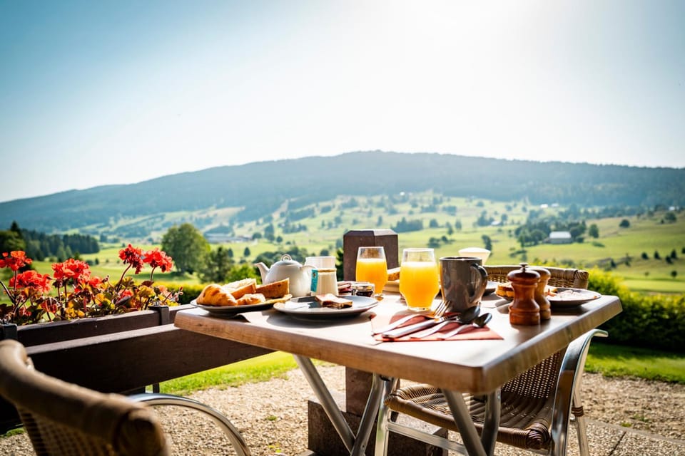 Domaine du Mont-Saint-Jean Hotel in Canton of Vaud