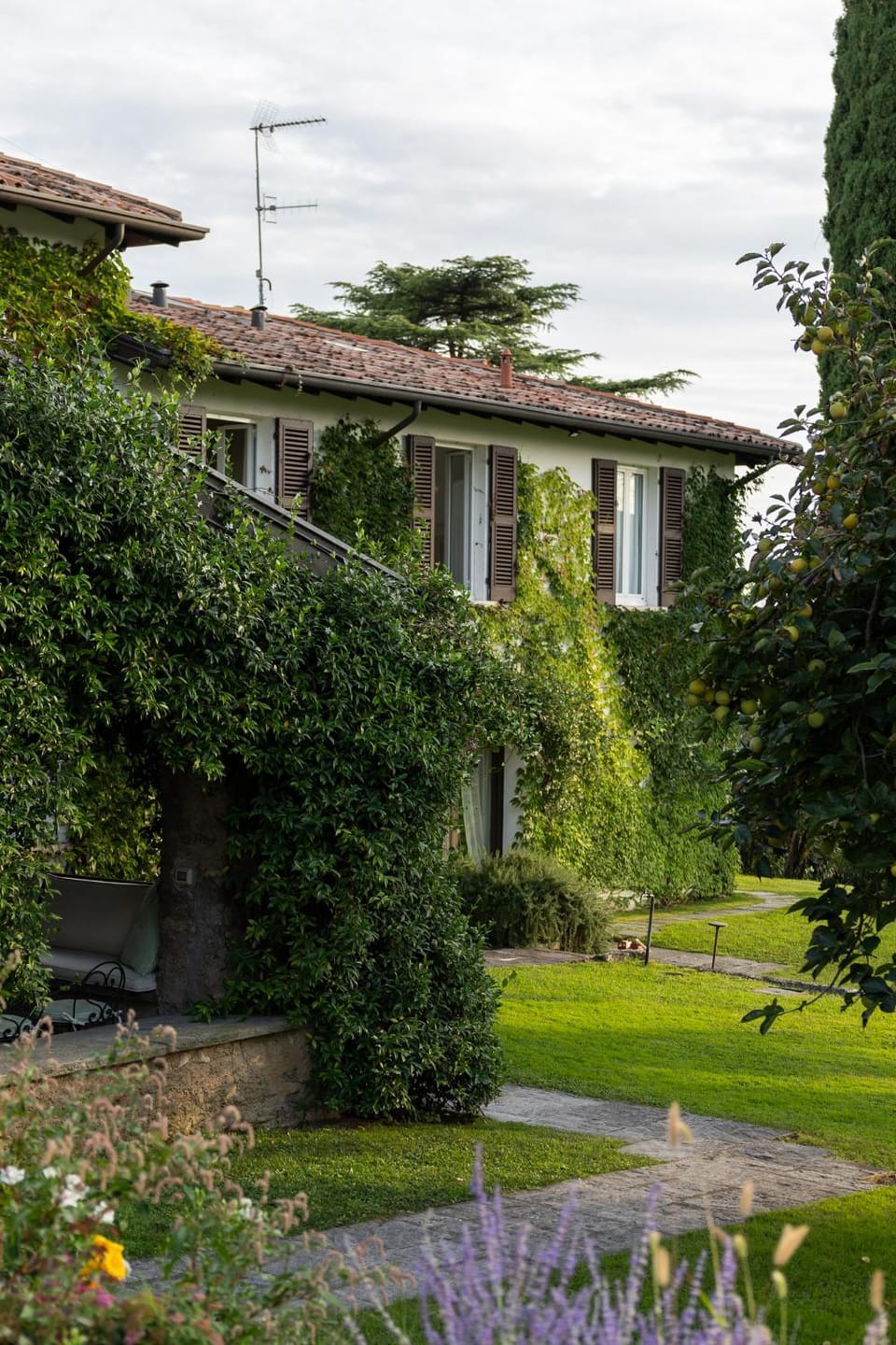Property building, Natural landscape, Garden, Garden view