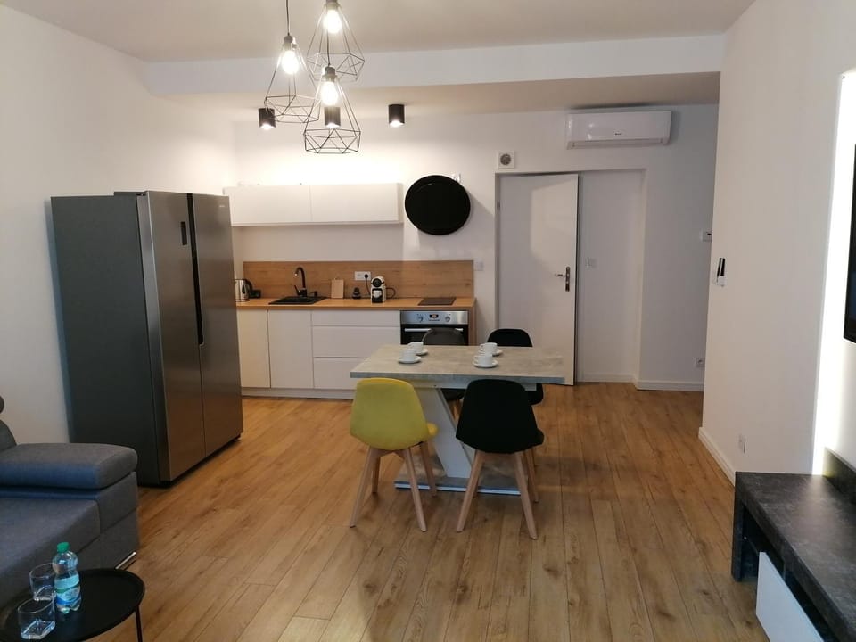 Kitchen or kitchenette, Living room, Dining area