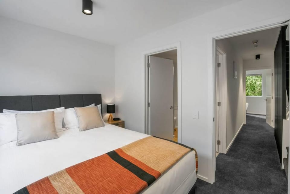 Central Queenstown Apt 18a - walk to town Apartment in Queenstown