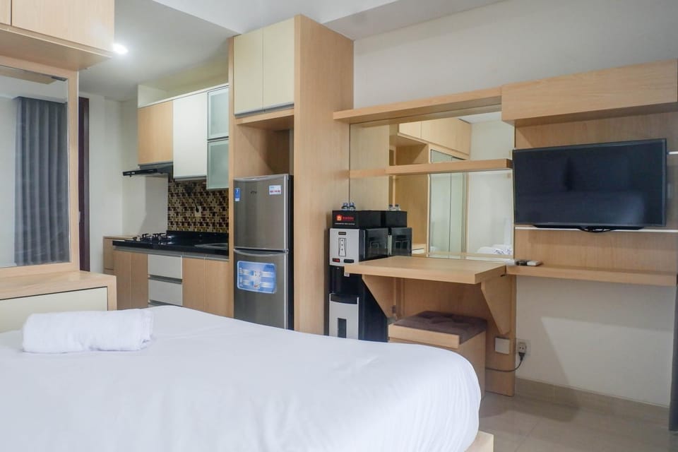 Spacious Studio Room Apartment at Grand Sungkono Lagoon By Travelio Apartment in Surabaya