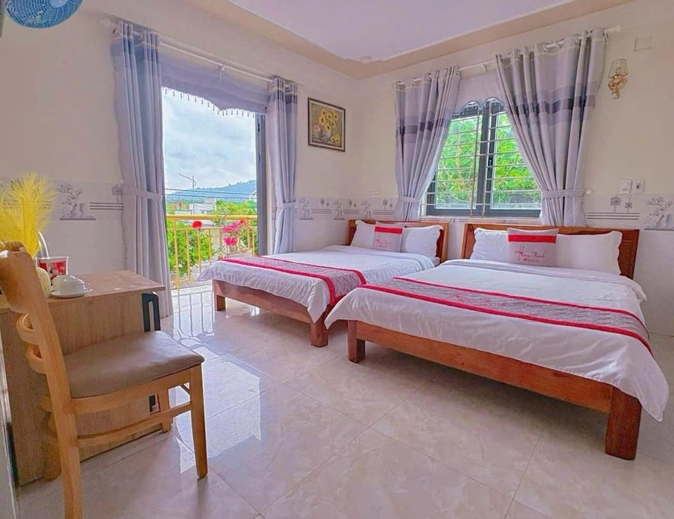 Bed, Natural landscape, Photo of the whole room, Bedroom, Mountain view
