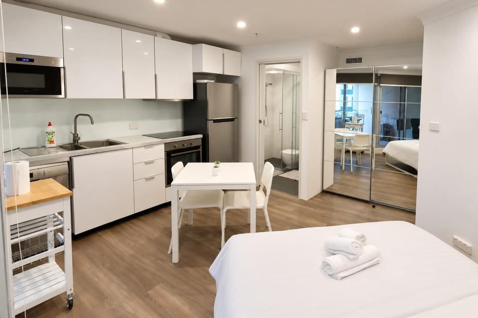 Dining area, Bedroom, kitchen