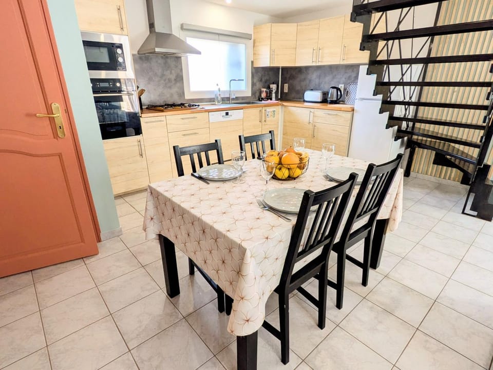 F3 climatisé avec jardin privé Parking 6 pers Apartment in Provence-Alpes-Côte d'Azur