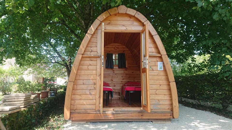 Le Cocoon Asniérois Campground/ 
RV Resort in Pays de la Loire