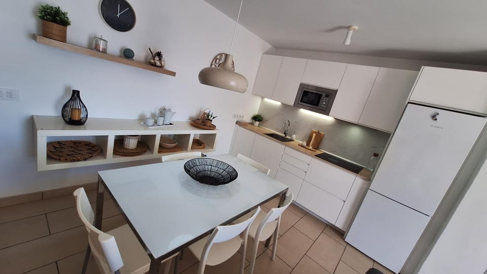 Property building, Kitchen or kitchenette, Living room