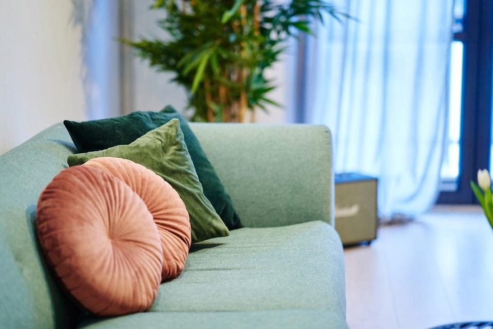 Property building, Restaurant/places to eat, Living room, Seating area, Swimming pool, Breakfast