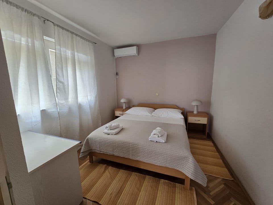 Omiš Duće sandy beach apartments Mare Apartment in Split-Dalmatia County