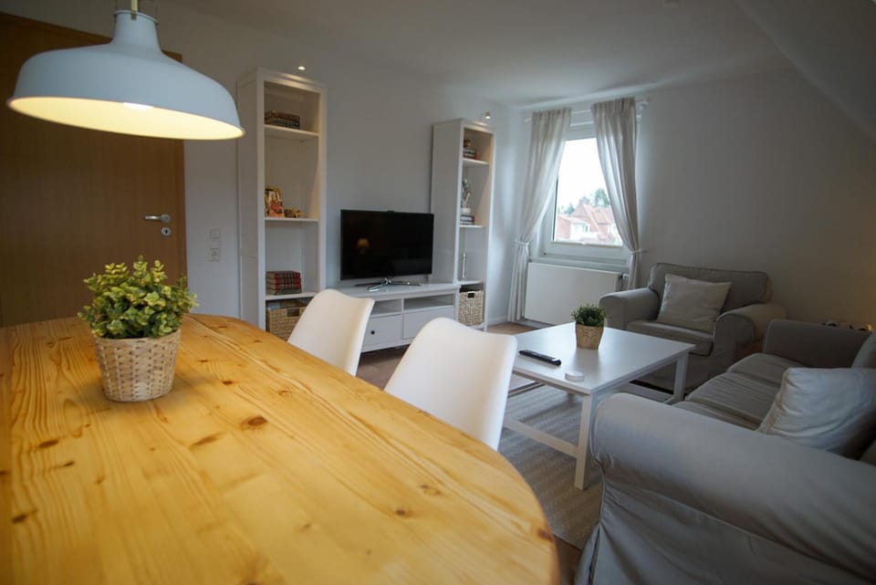 Communal lounge/ TV room, Living room, Seating area