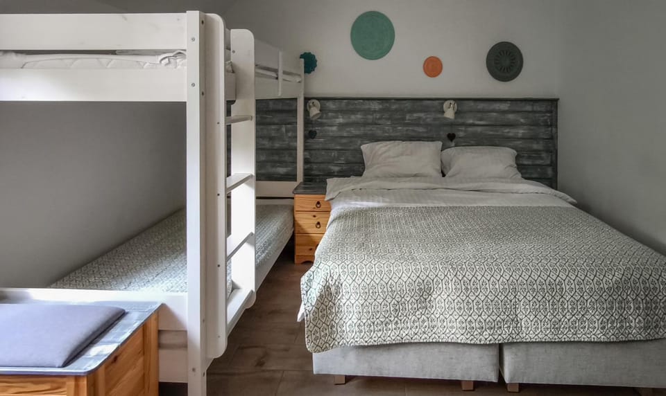 Photo of the whole room, Bedroom, bunk bed