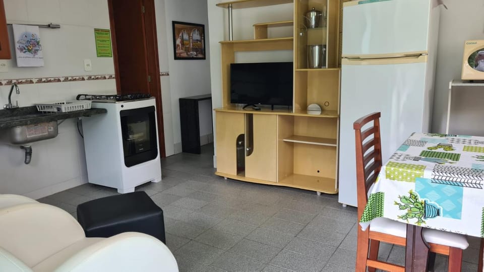 Communal lounge/ TV room, TV and multimedia, Living room, Seating area, Dining area, minibar, pet friendly, stove, kitchen