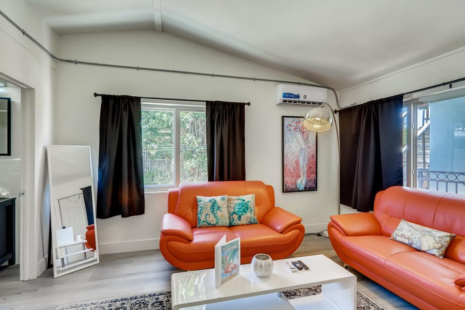 !!Coral Sands 1 Bedroom Stunner!! Apartment in Riviera Beach