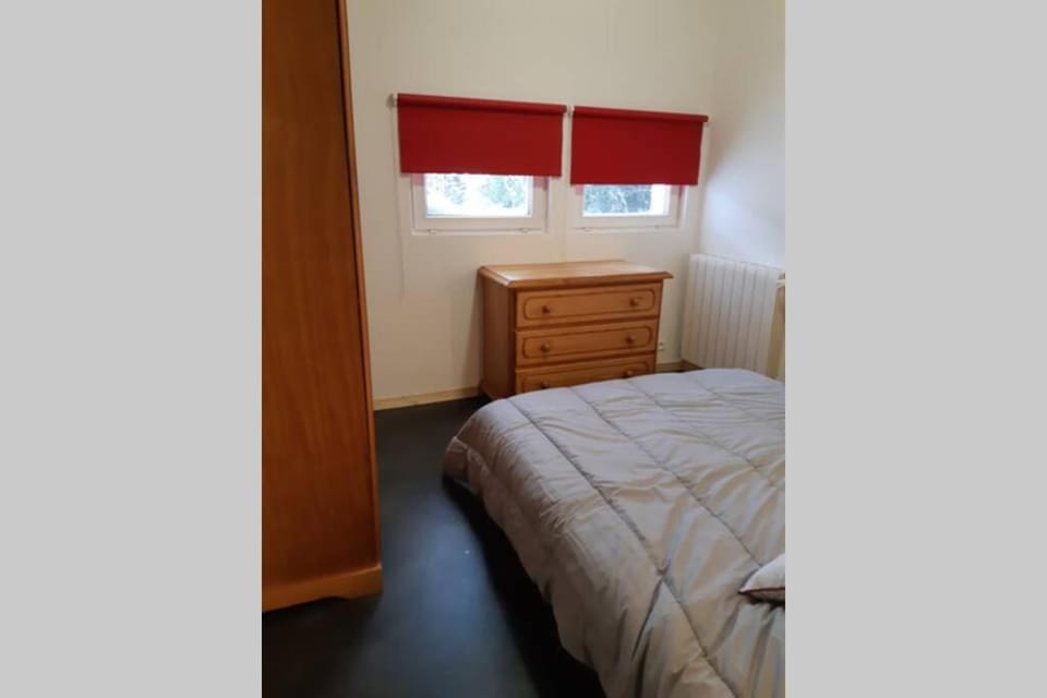 Bed, Photo of the whole room, Bedroom, storage