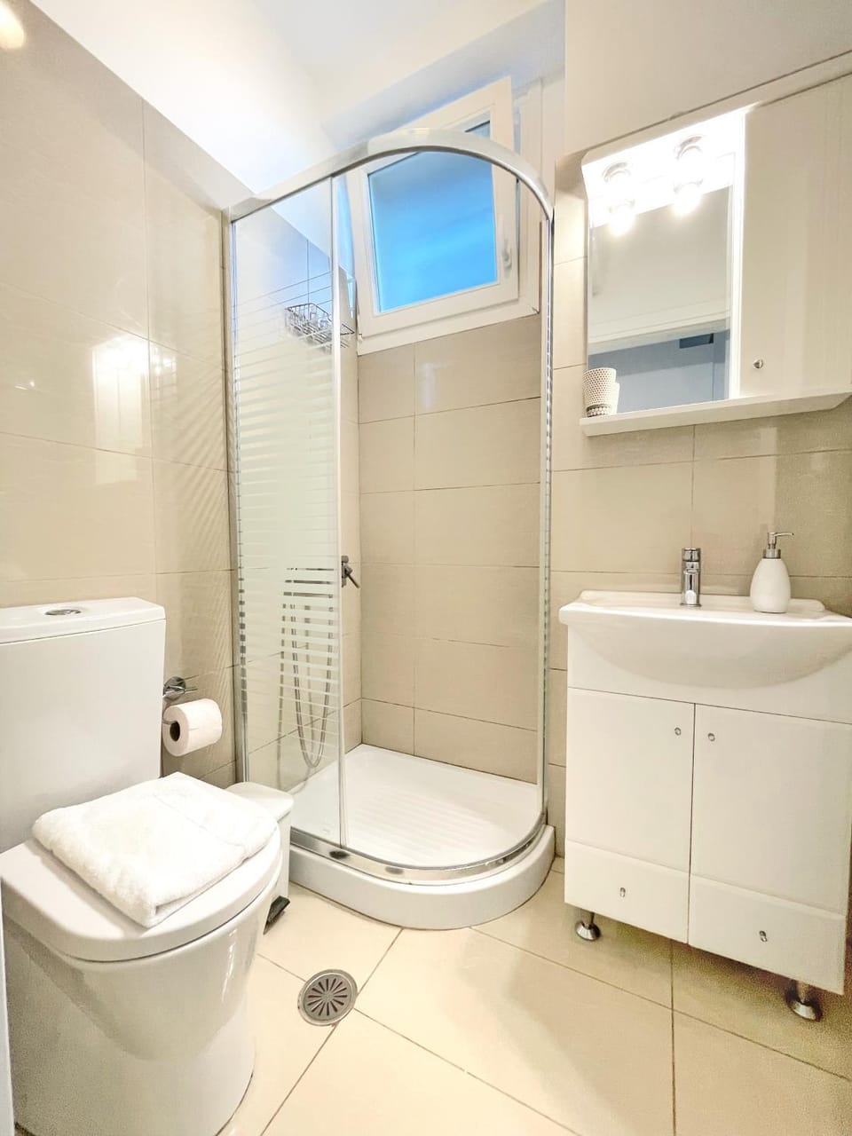 Shower, Toilet, Bathroom