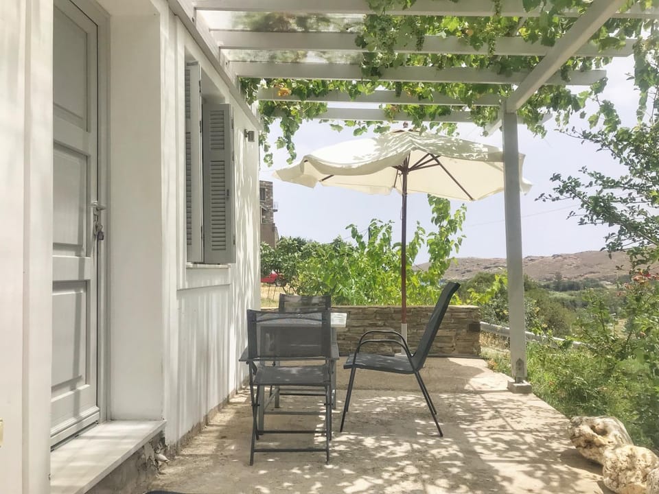 Spring, Day, View (from property/room), Balcony/Terrace, Dining area, Mountain view