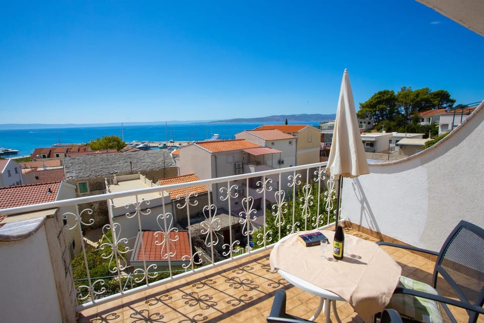 View (from property/room), Balcony/Terrace, Seating area, Sea view