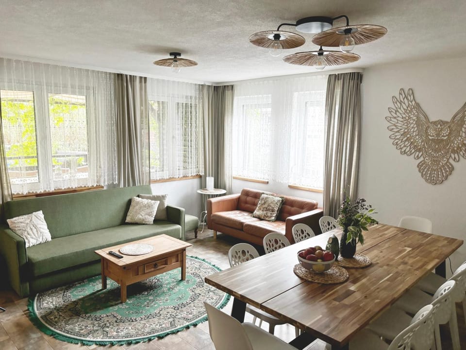 Living room, Seating area, Dining area