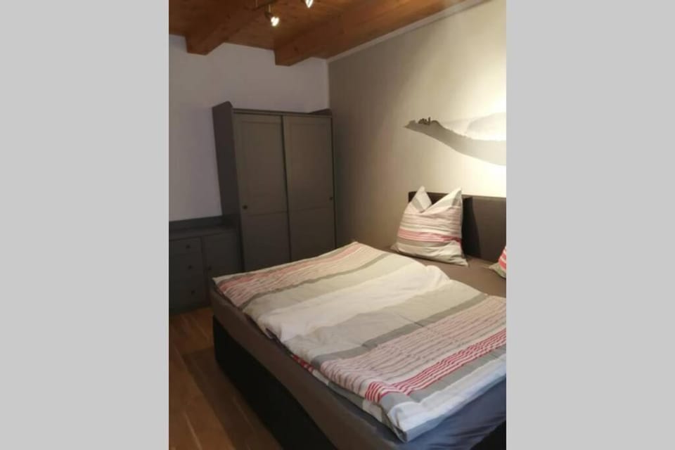 Bedroom, wardrobe