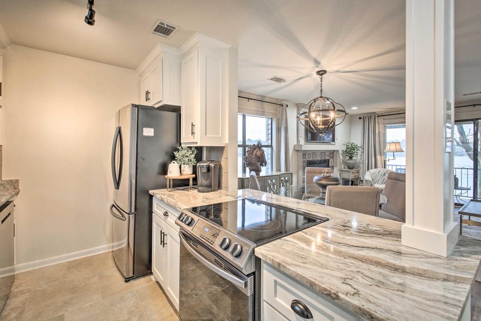 Boat Slip Lake Hamilton Condo in Hot Springs! Apartment in Rockwell