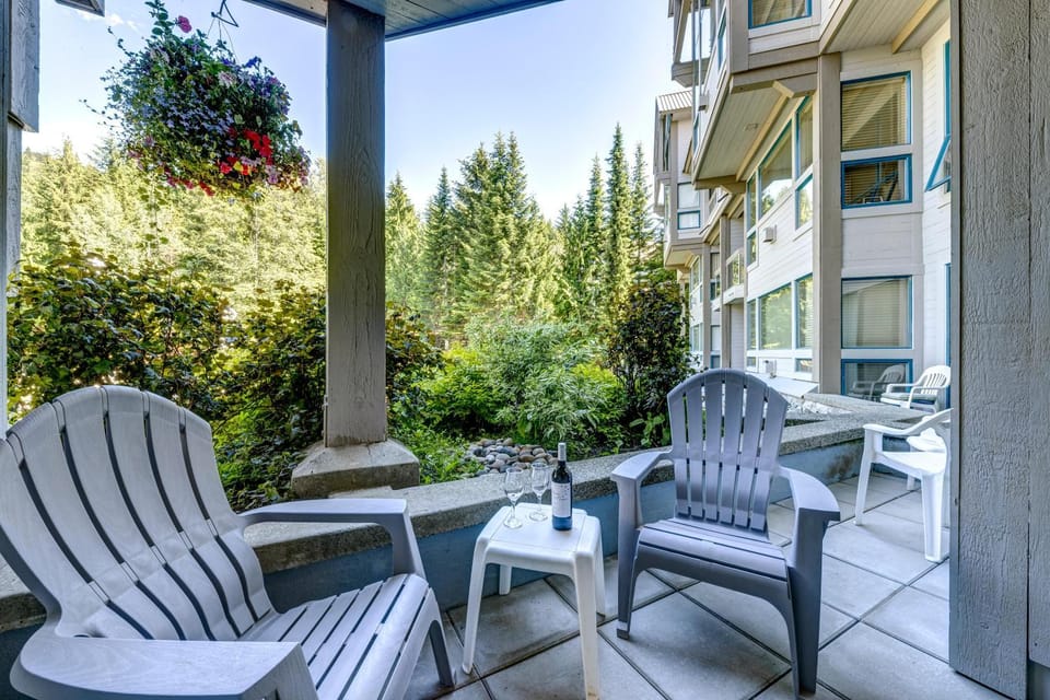 Greystone Lodge 229 Ski-in Out House in Whistler