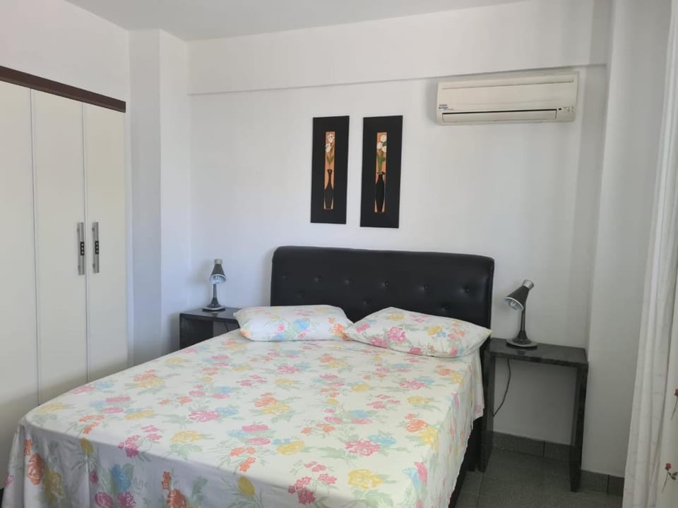 Bed, Photo of the whole room, Bedroom, air conditioner