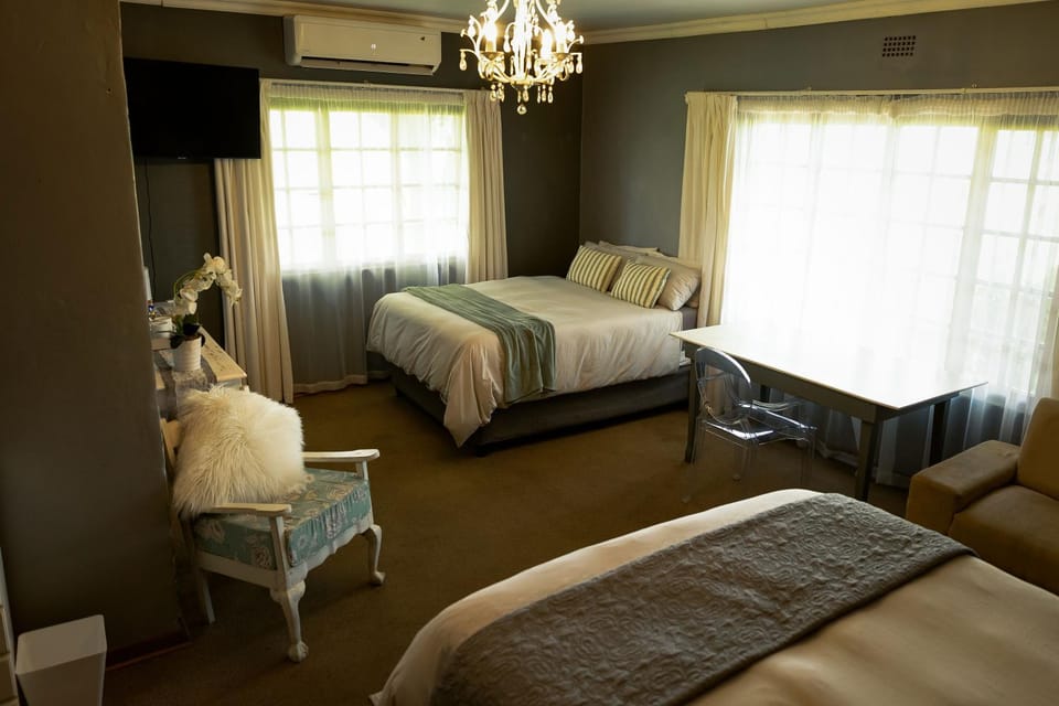 Bed, Photo of the whole room, air conditioner